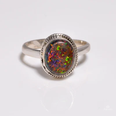 Boho Rope Border Oval Opal Ring โ close-up front detail