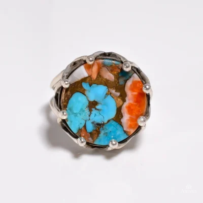 Boho Round Spiny Oyster Turquoise Statement Ring โ close-up front detail